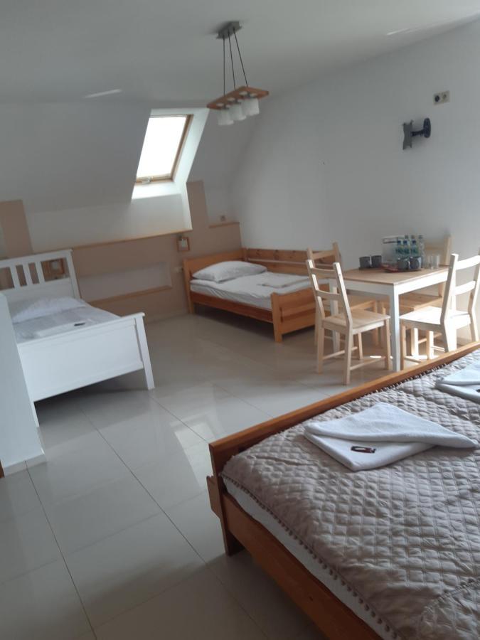 Jasminowe Ogrody Bed & Breakfast Щирк Екстериор снимка