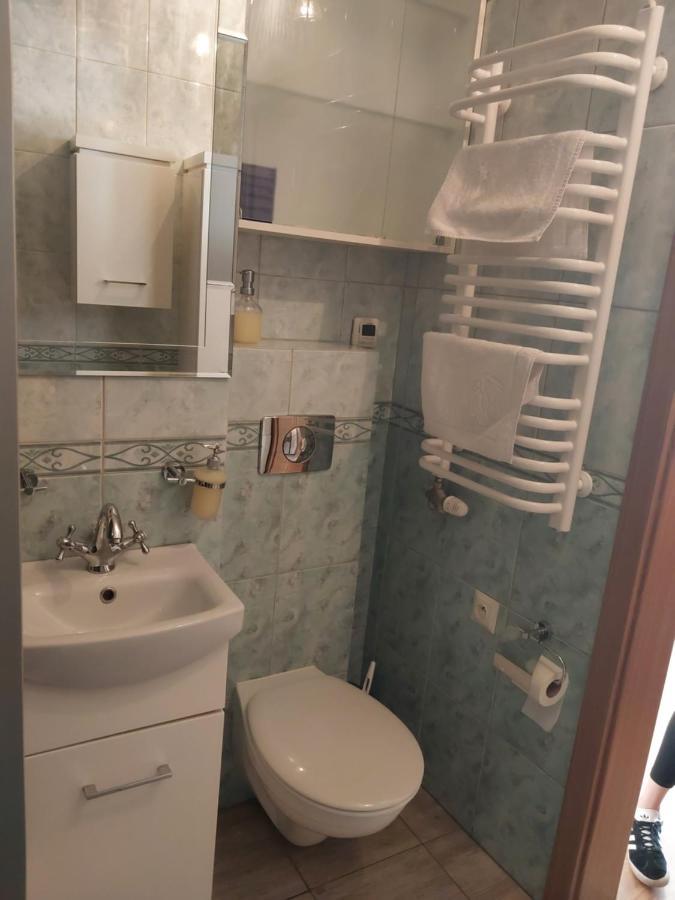 Jasminowe Ogrody Bed & Breakfast Щирк Екстериор снимка