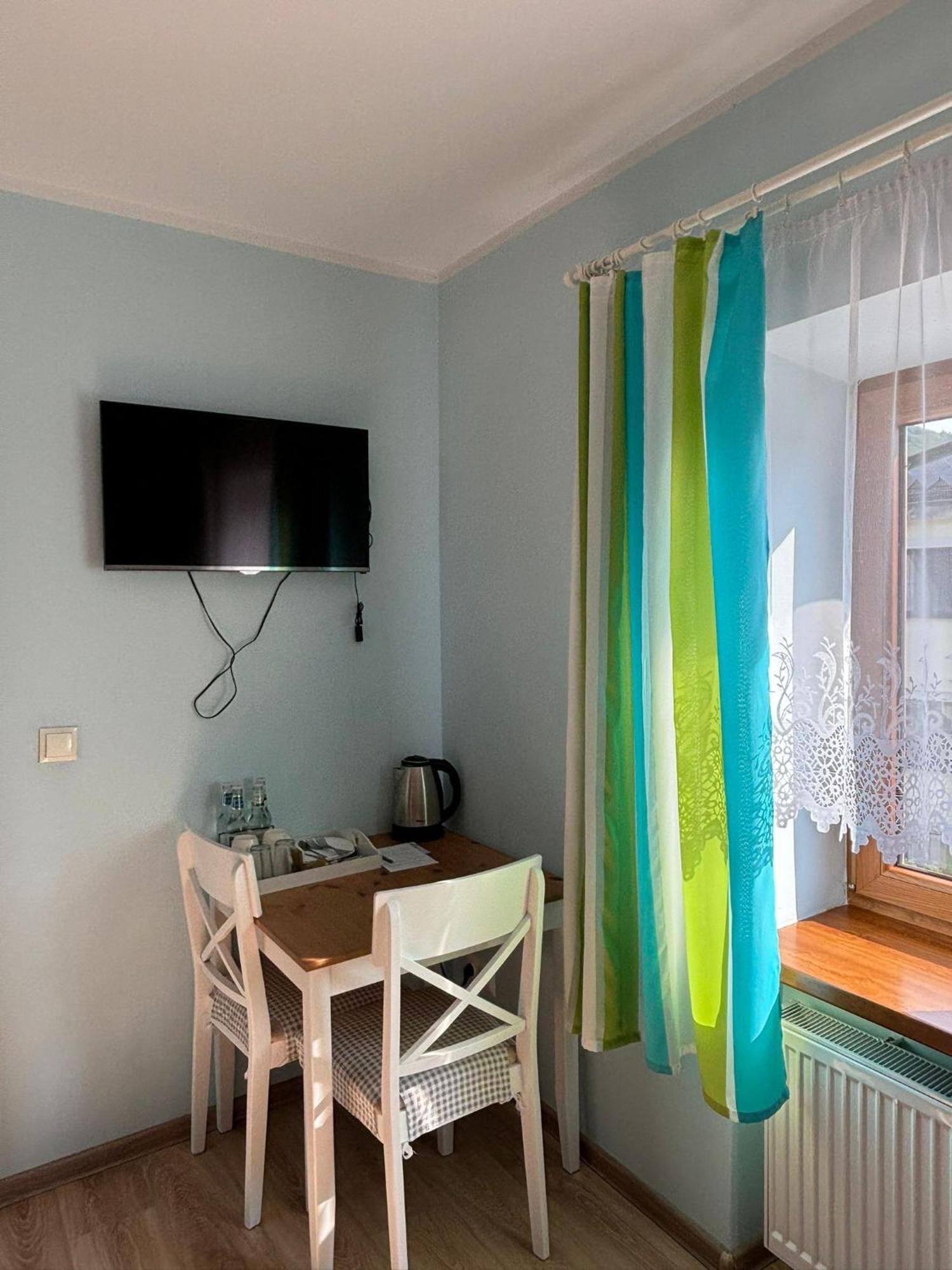Jasminowe Ogrody Bed & Breakfast Щирк Екстериор снимка